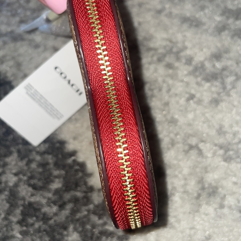 NWT Coach Heart Wristlet - Picture 8 of 8